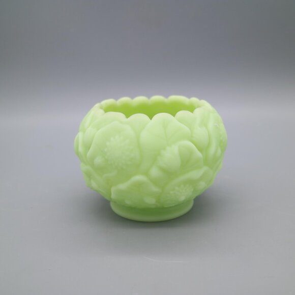 Fenton Lime Green Satin Green Custard Water Lily Flower Bowl - Picture 2 of 9